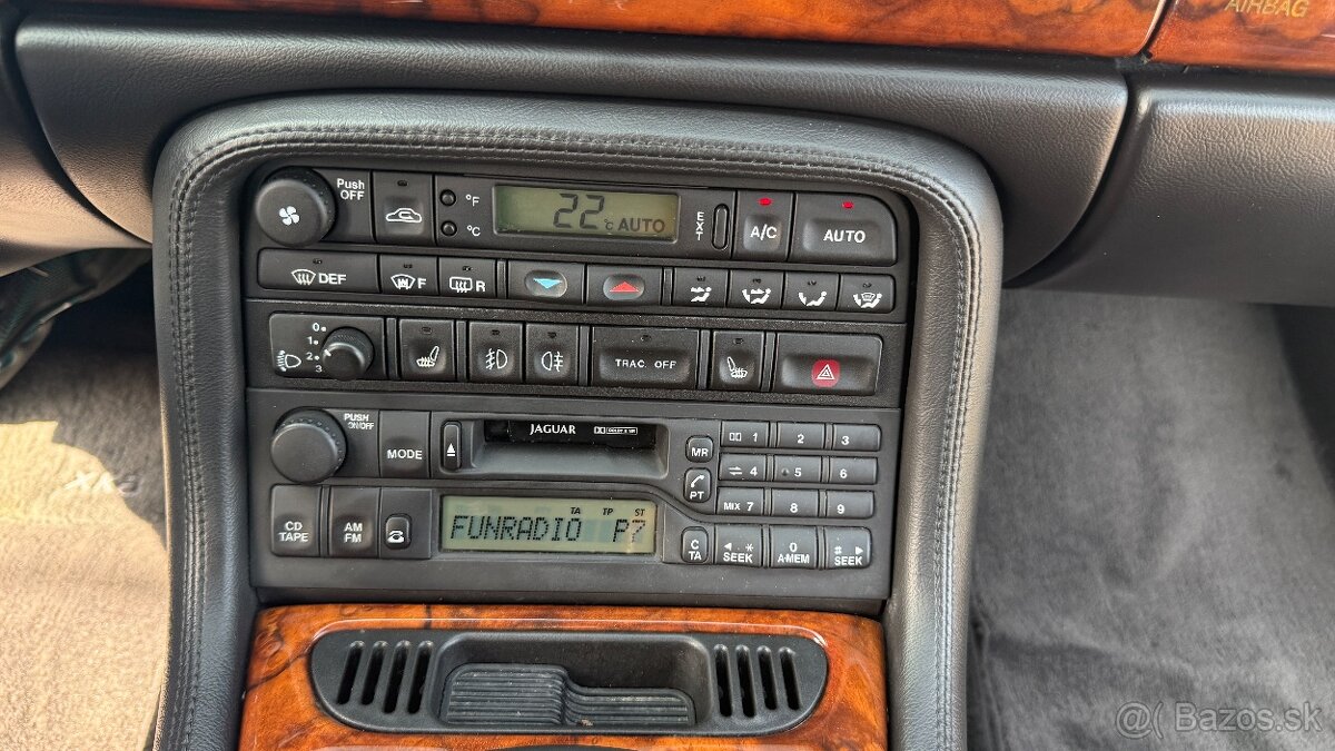 Jaguar XK XK8 4.0 Coupé - 12