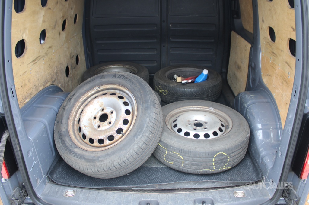 Volkswagen Caddy 1,6 TDi 75 kW BASIS - 12