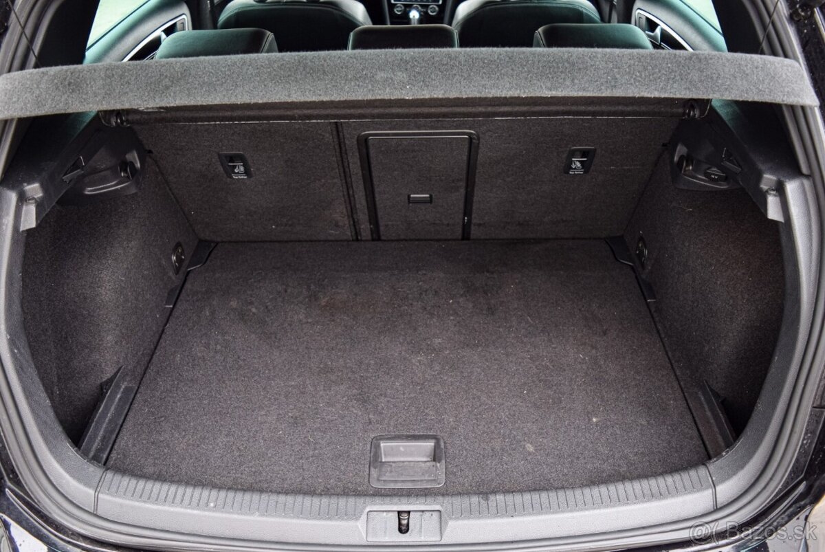 Volkswagen Golf R 2.0 TSI 221 kW 4Motion - 12