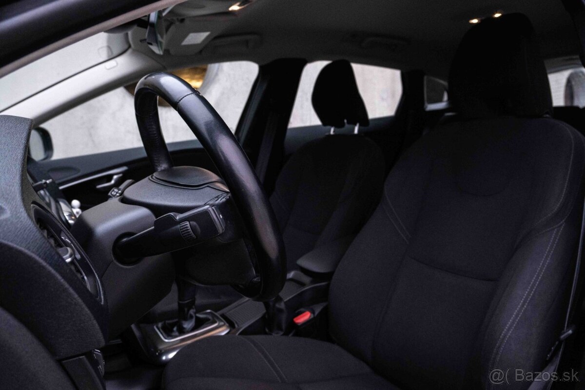 Volvo V40 T2 1.6L Momentum - 12