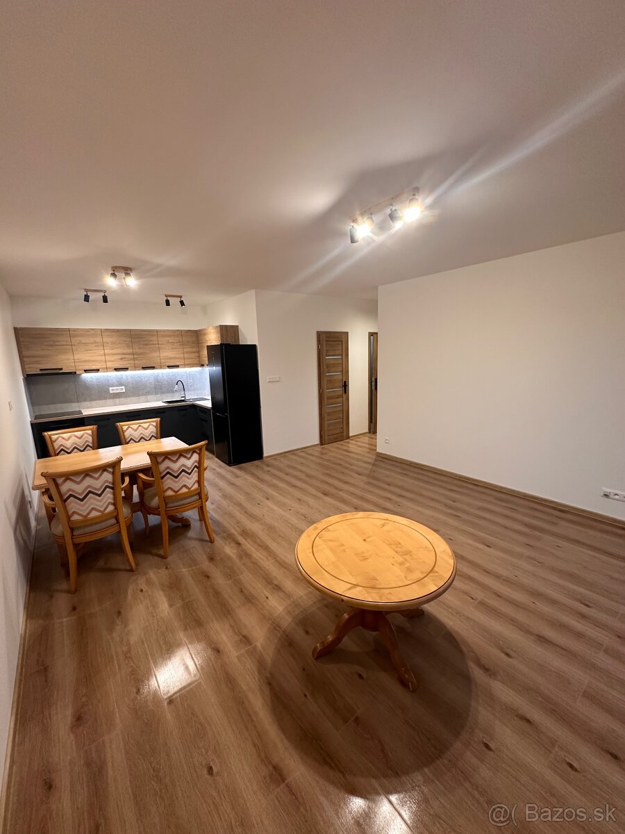 Prenájom 2-izbového bytu v novostavbe s garažou - 12