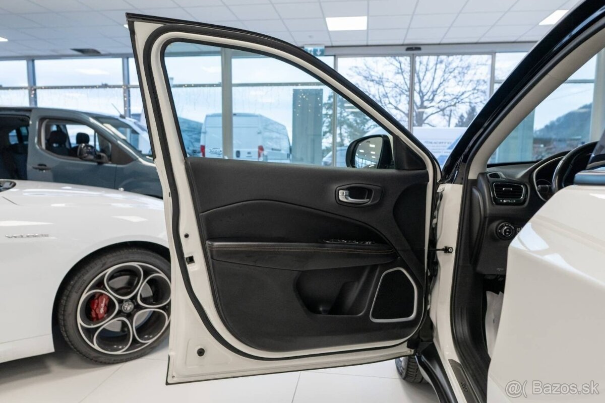 Jeep Compass 2.0L MJet 140 4WD Limited A/T - 12