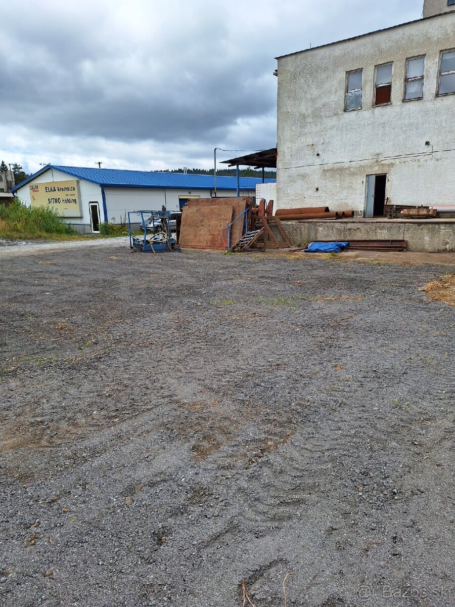 Prenajom skladových priestorov o celkovej rozlohe 960 m2 - 12