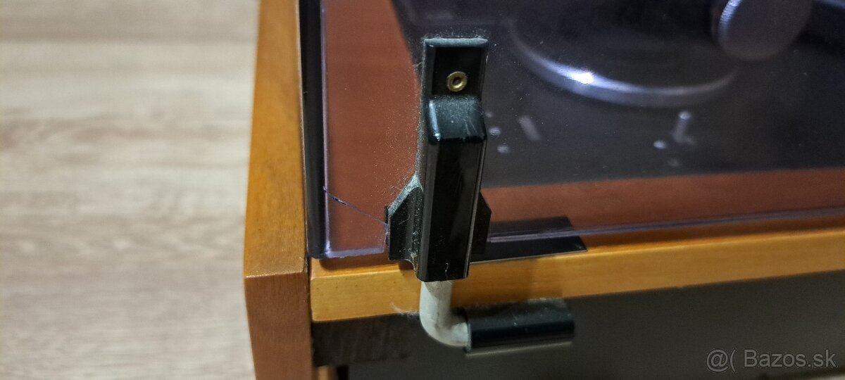 Tesla gramofon NC 420 - 12