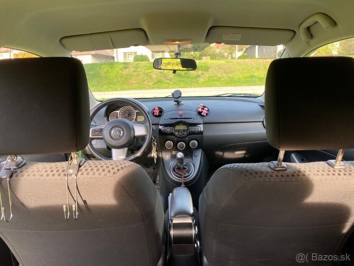 Mazda 2 TOP STAV, 75 000 km, STK platné do 08/2027 - 12
