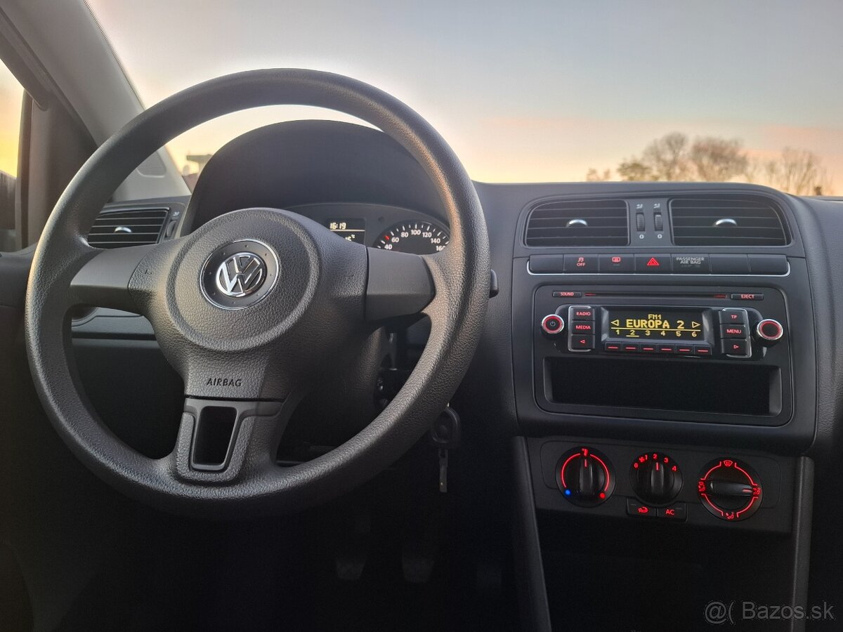 VOLKSWAGEN POLO 1.2 TRENDLINE - 12