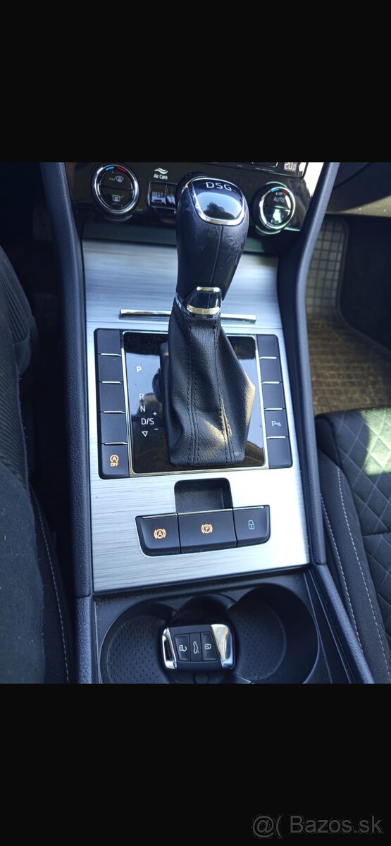 Škoda superb 2021 kombi - 12