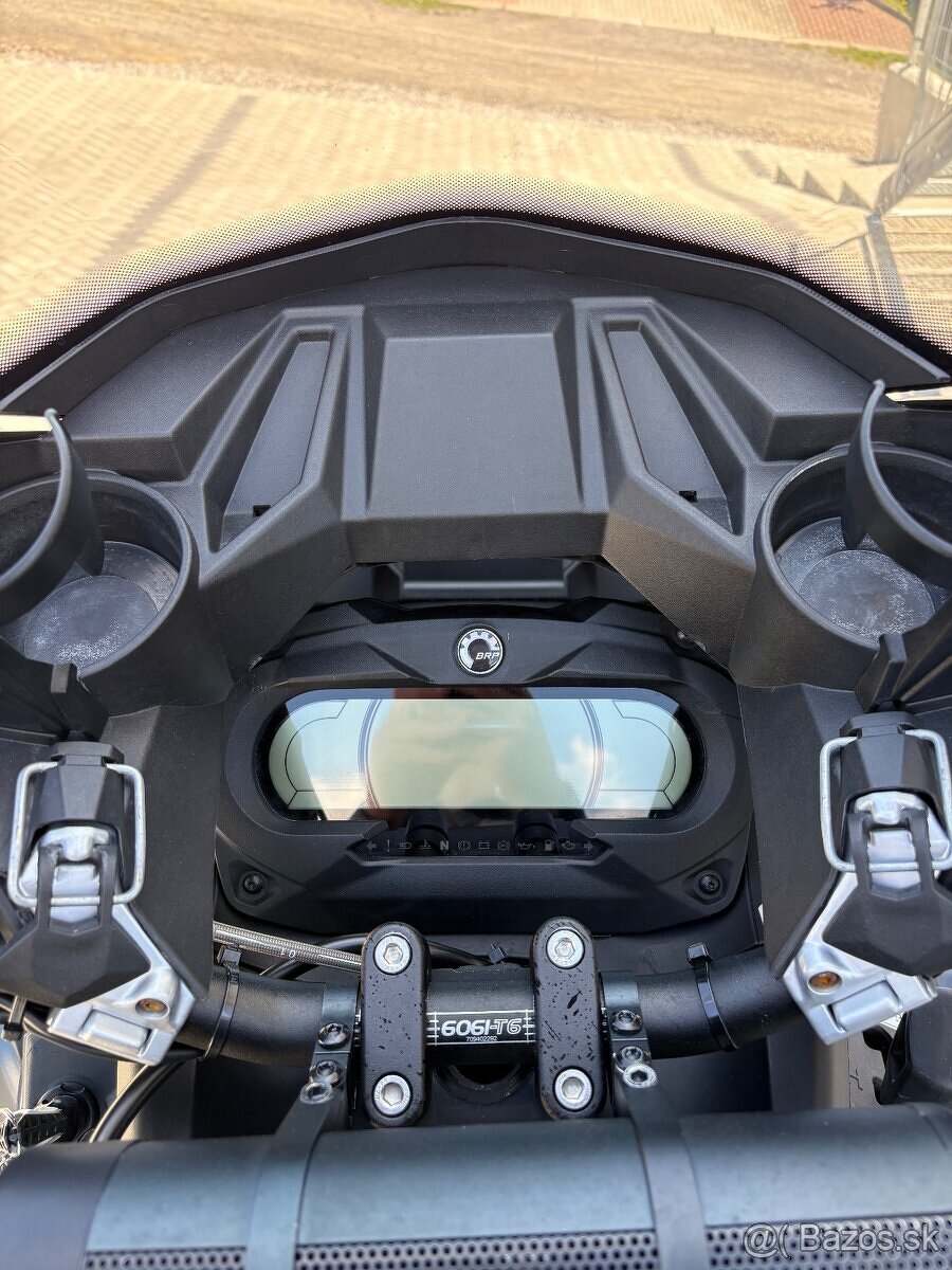 Can-am Outlander 1000 xtp - 12
