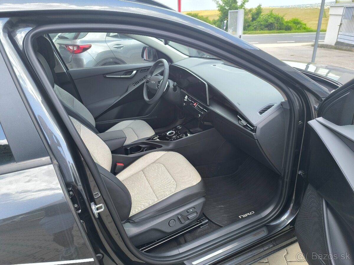 ZNÍŽENÁ CENA Kia Niro EV 150kw/204 PS Platinum MY24 - 12
