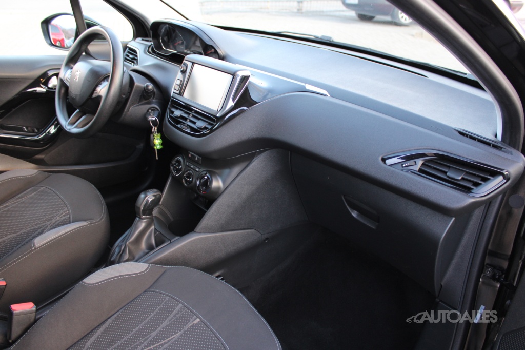 Peugeot 208 1,4 i 16V + LPG 70 kW - 12