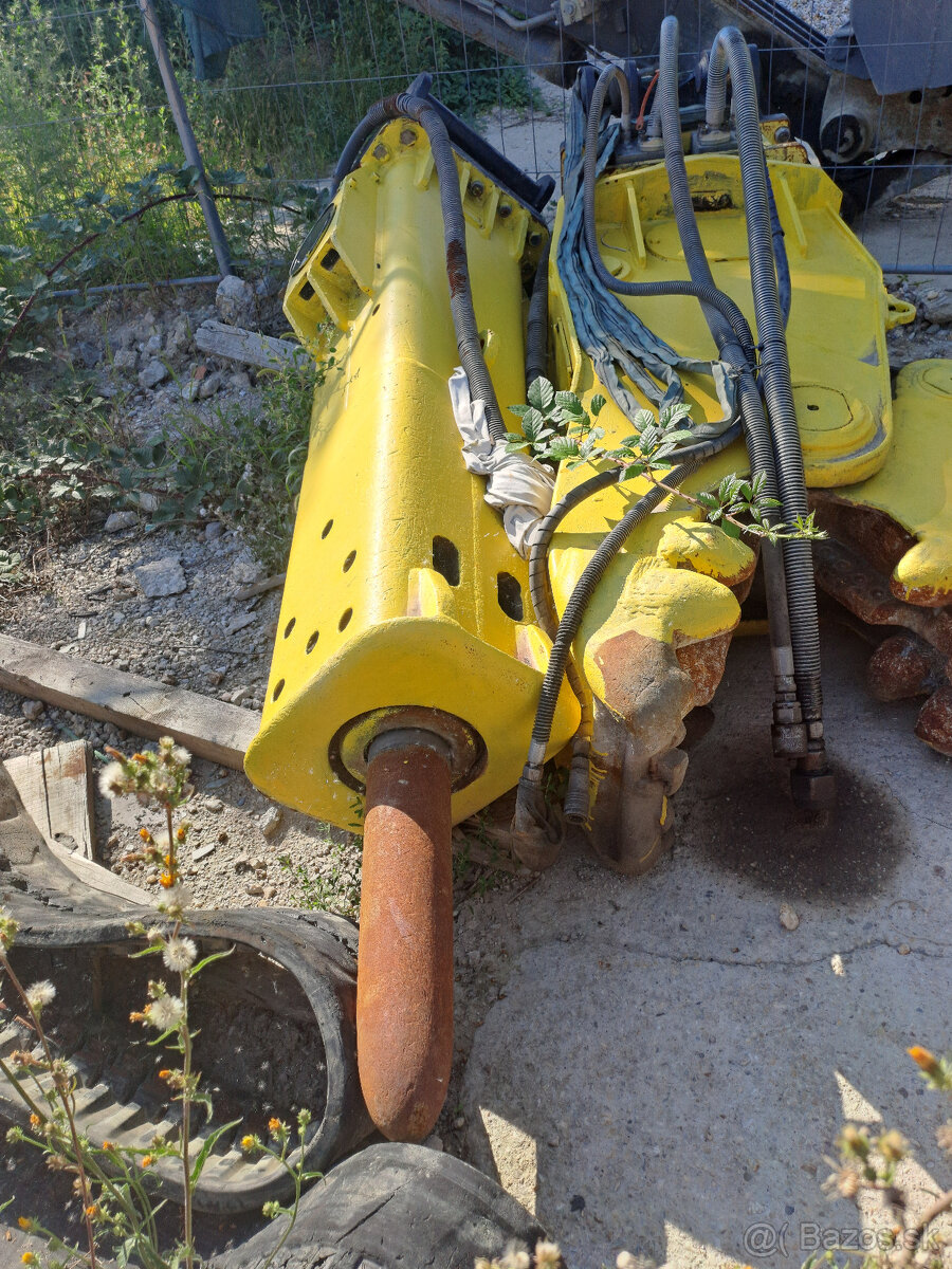 Pásový bager Volvo - 12