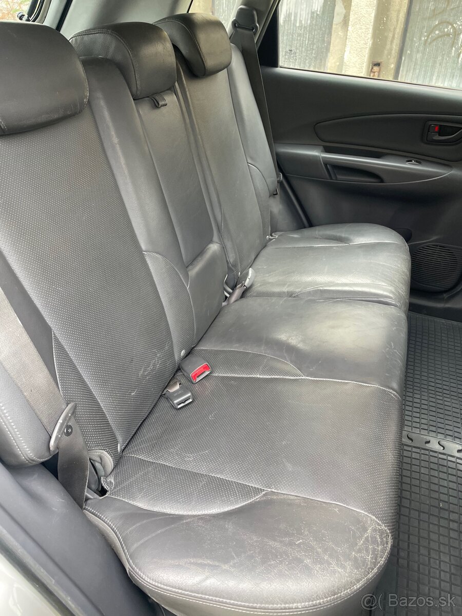 Hyundai Tucson 2.0CRDI, 4x4, ťažné zariadenie - 12