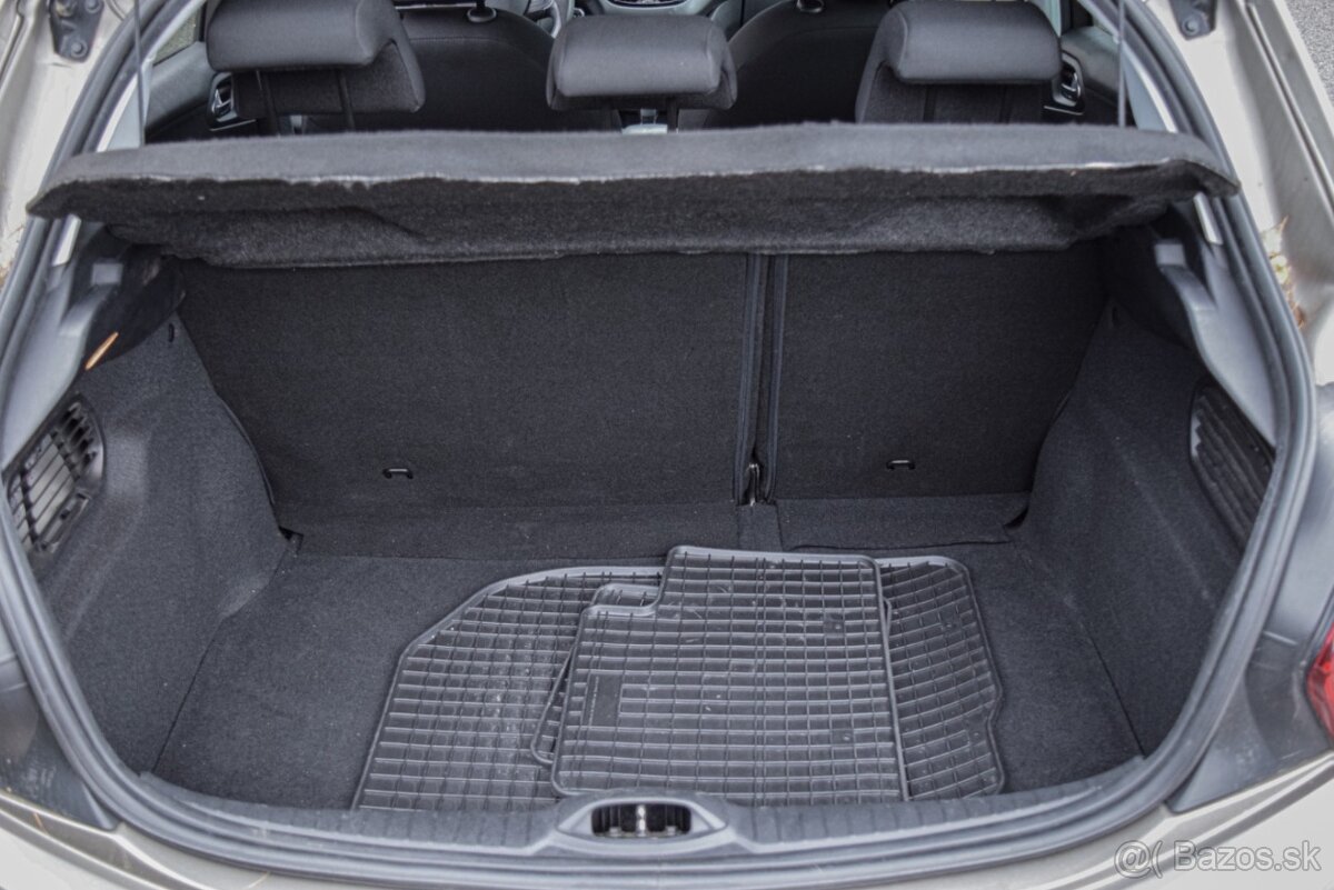 Peugeot 208 1.2 Active 2015 - 12