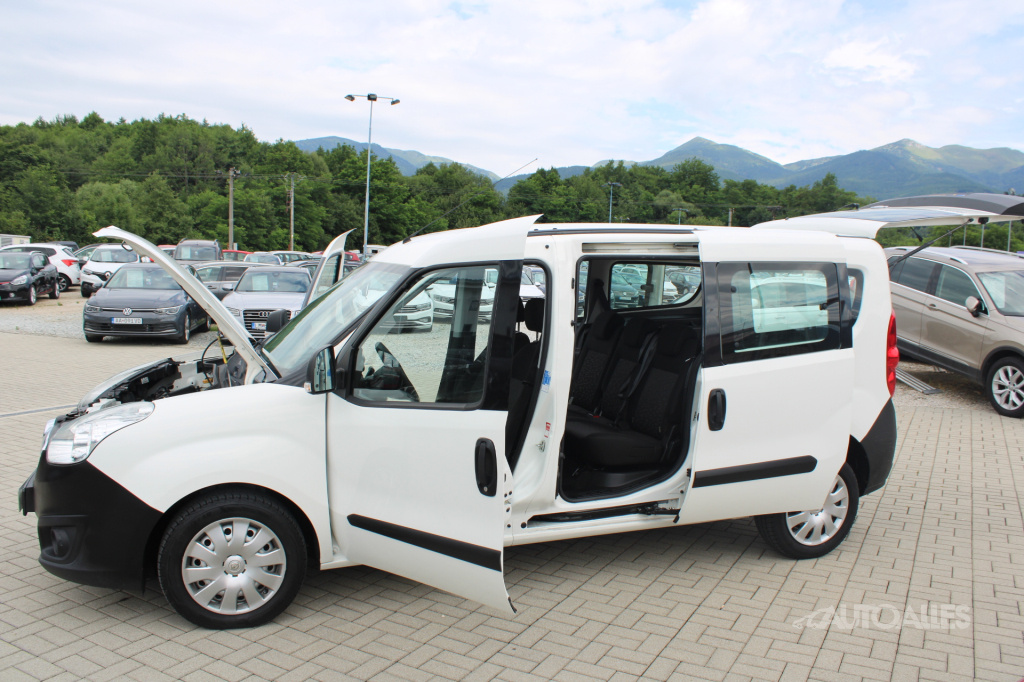 Opel Combo 1,6 CDTi 77 kW SELECTION - 12