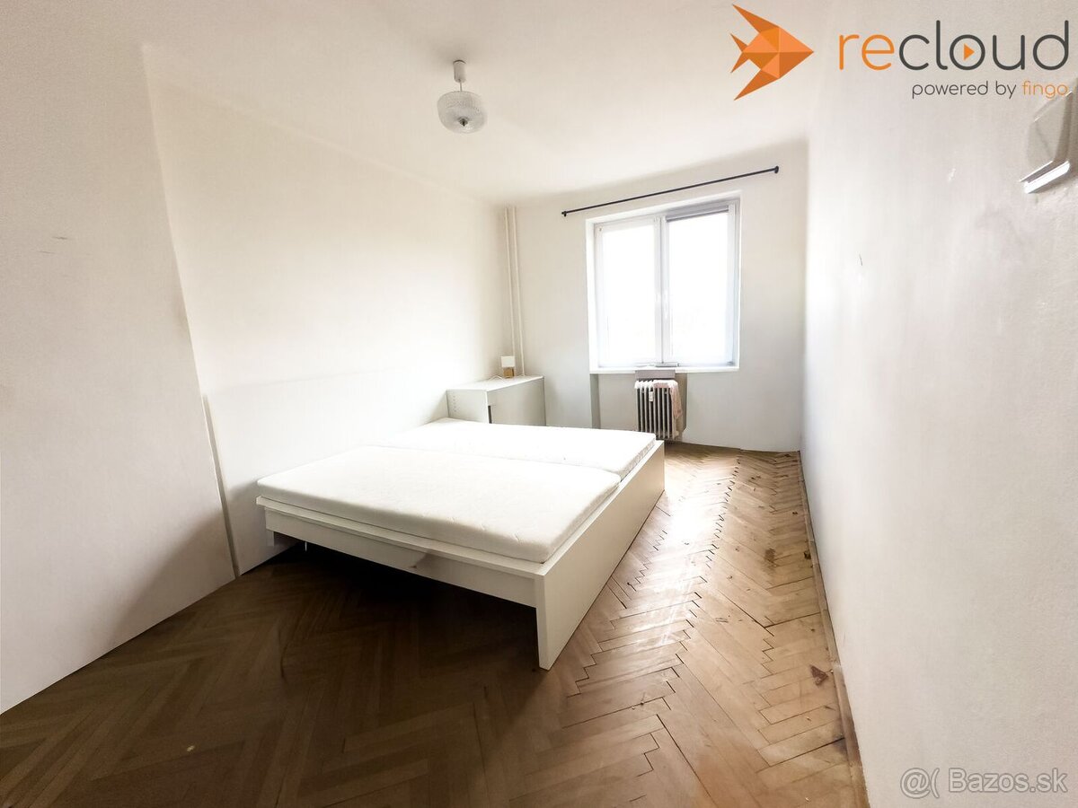 2 izbový byt v centre mesta Rimavská Sobota - nám. Š.M.Daxne - 12