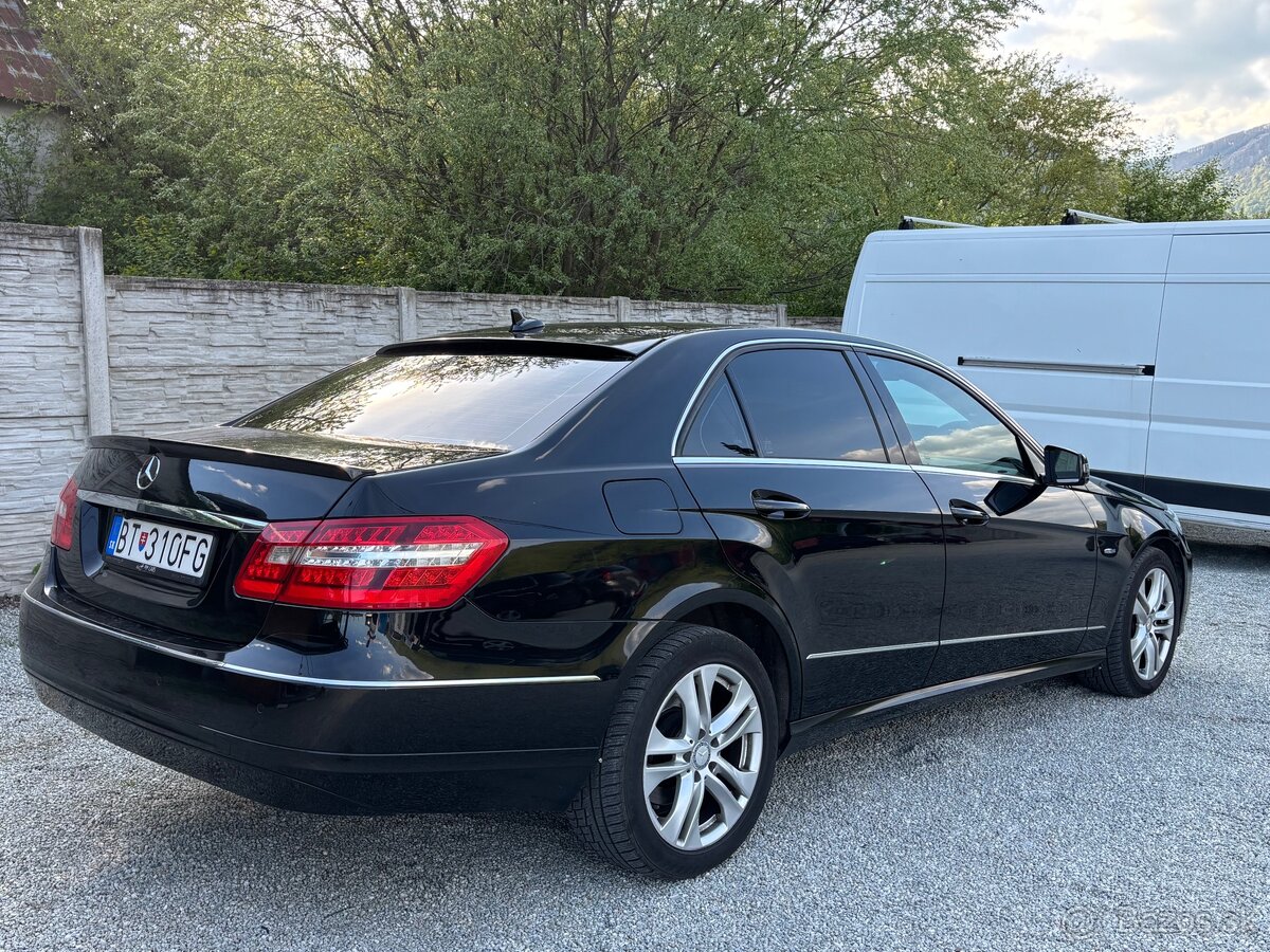 Mercedes-Benz E trieda Sedan 220 CDI Blue Elegance A/T - 12
