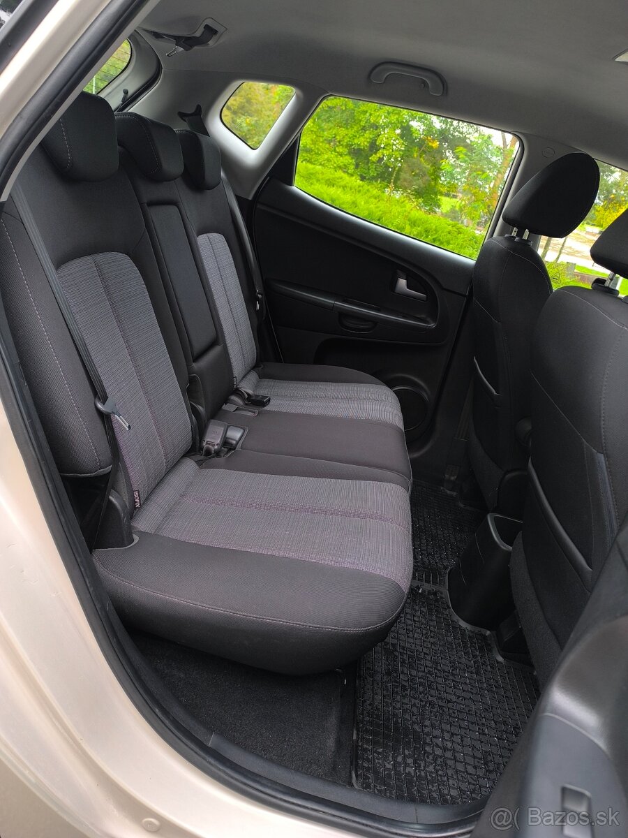 Kia Venga 1.4 benzín, kúpené na Slovensku - 12