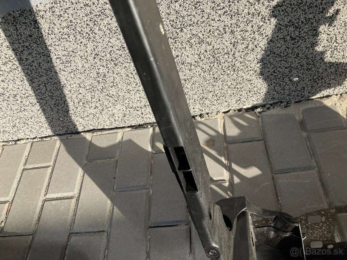 chladicova stena audi q7 4m 15- - 12