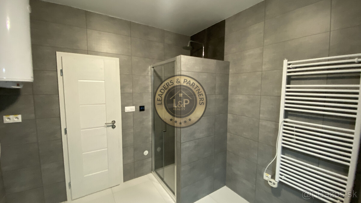 PREDAJ - priestranný 2-izbový BYT - prevedenie ŠTANDART - 12