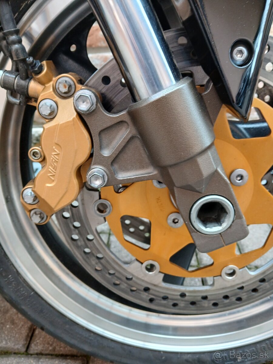 Kawasaki Z1000 - 12
