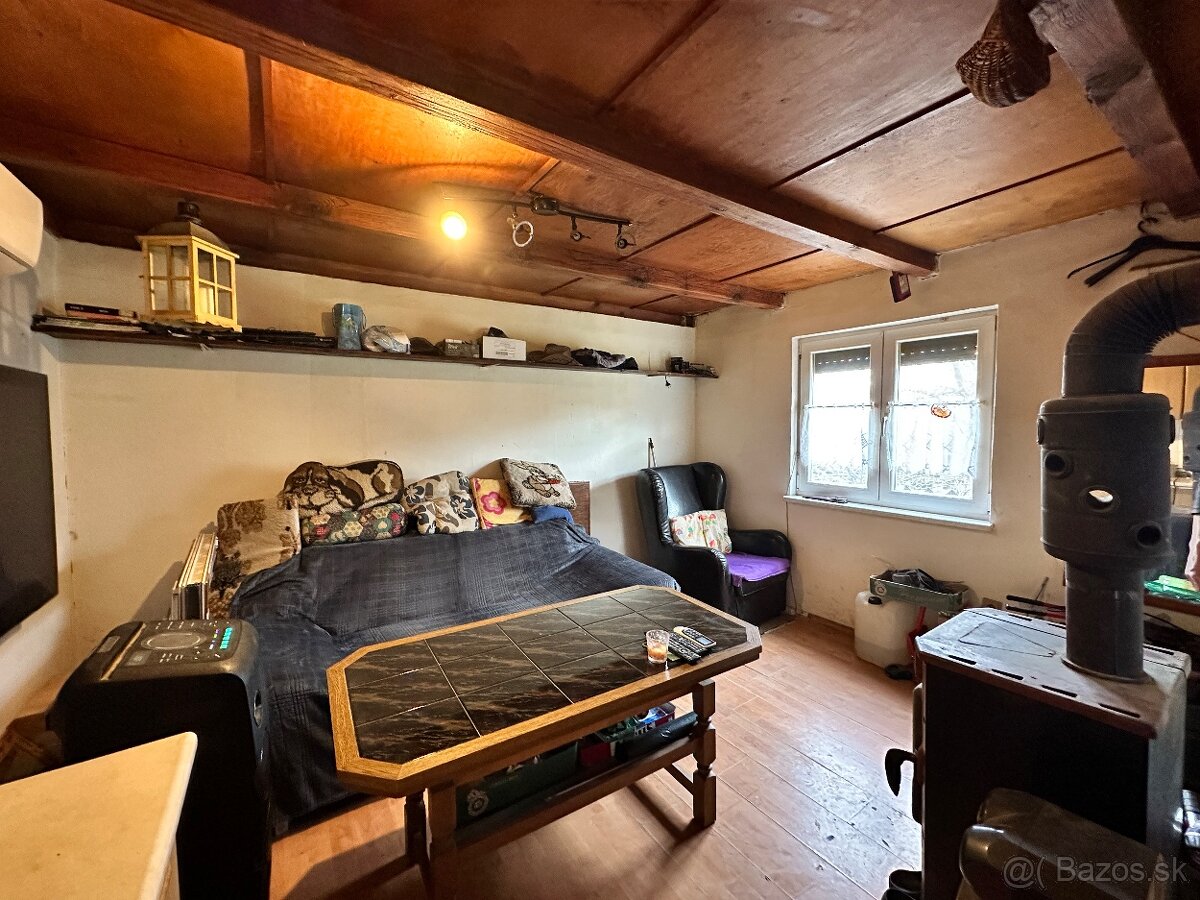 Zľava Chata so záhradou Hájky, výmena - 12