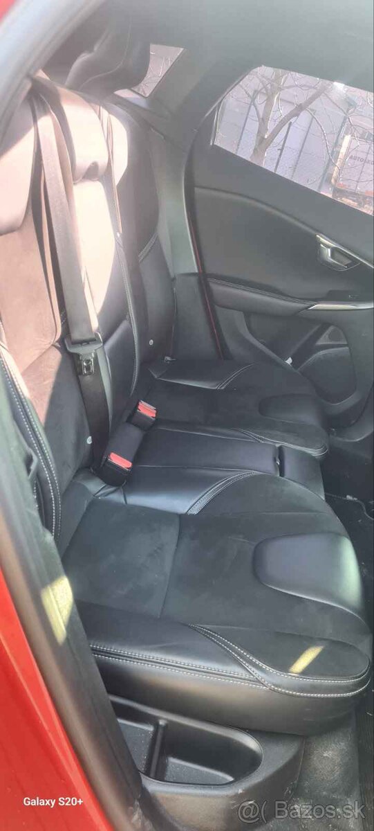 Volvo V40 2.0 120K R-design - 12