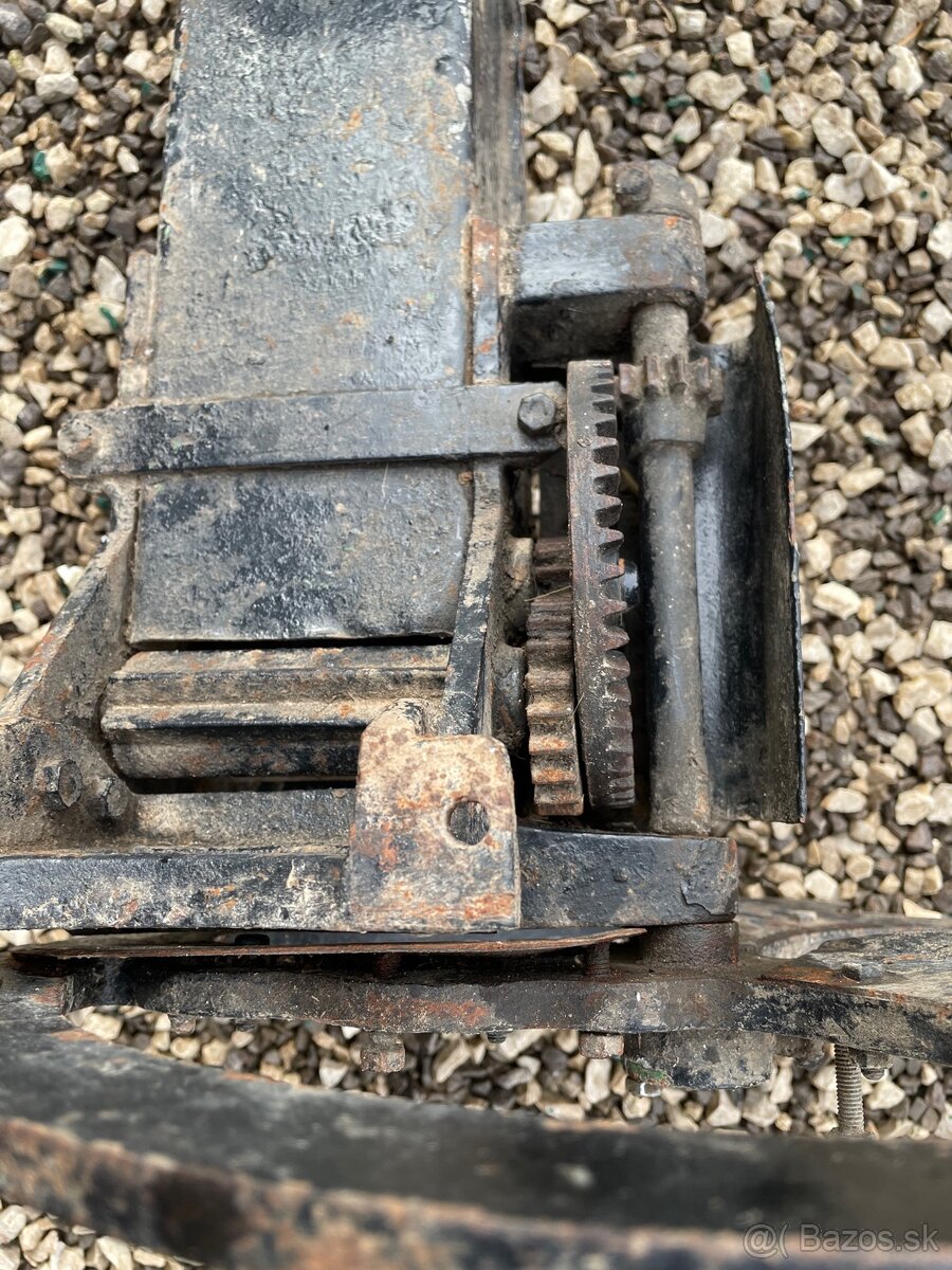 Predám funkčnú sečkovicu tovarenskej výroby - 12