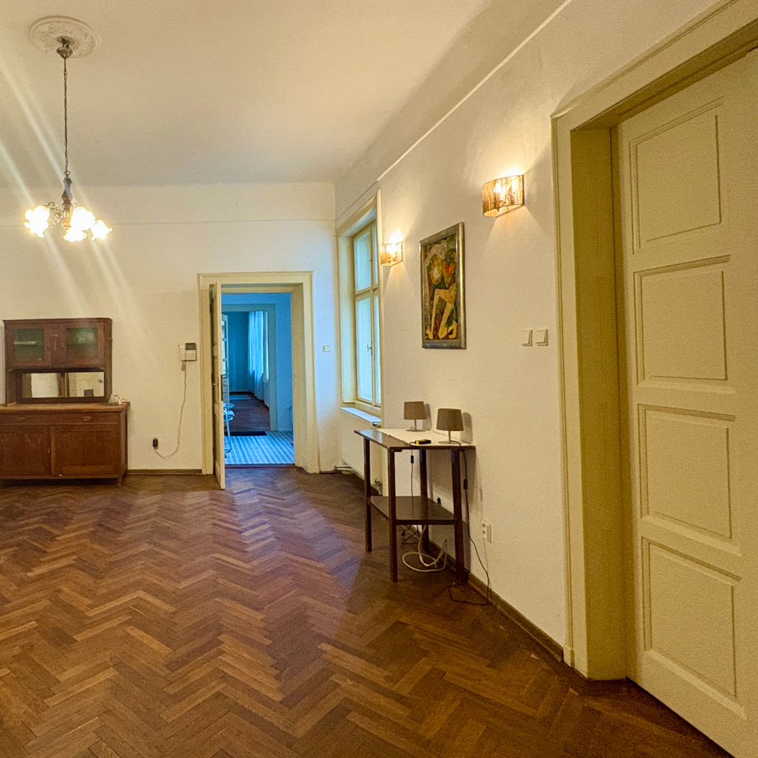 Meštiansky 5 izbový dom v srdci Šiah - 12