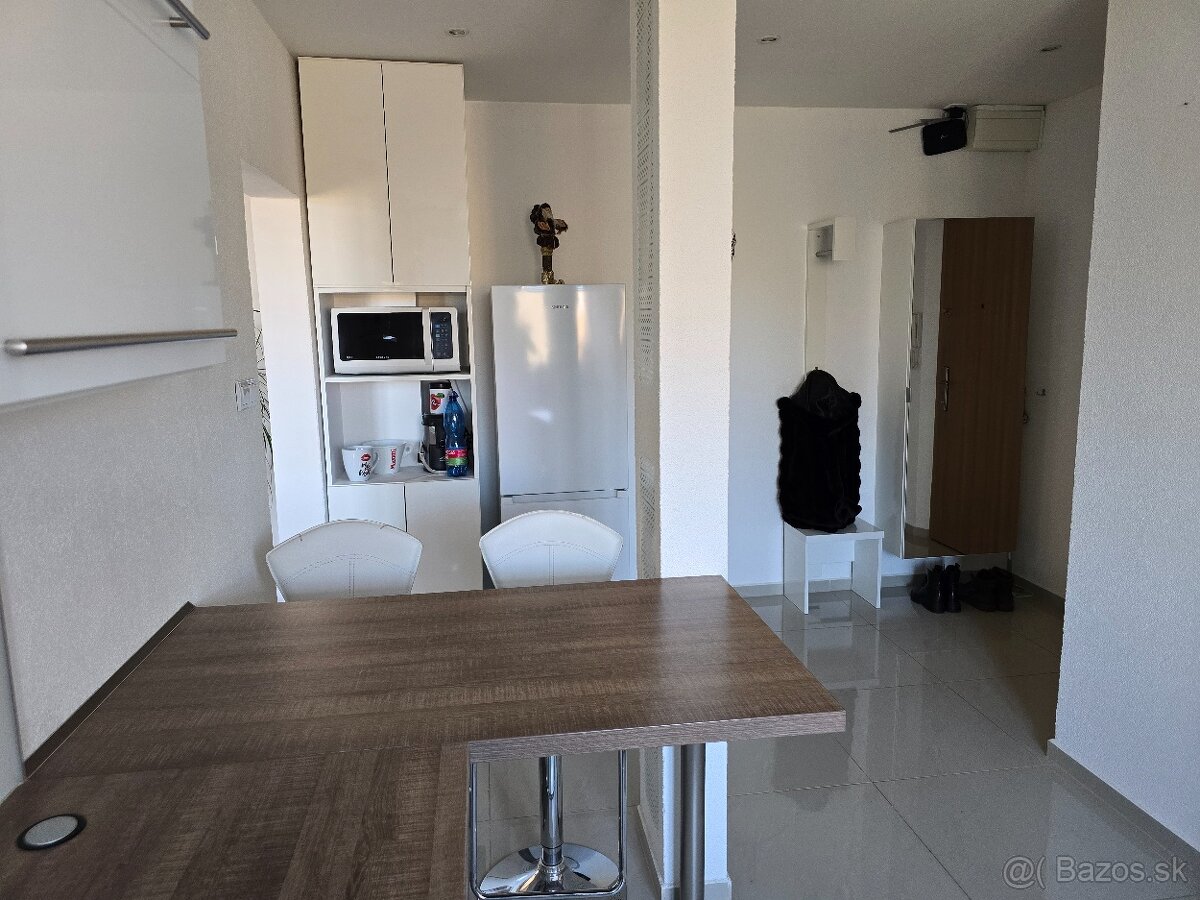 Prenájom 3 izbový byt sídlisko Tarča - 12