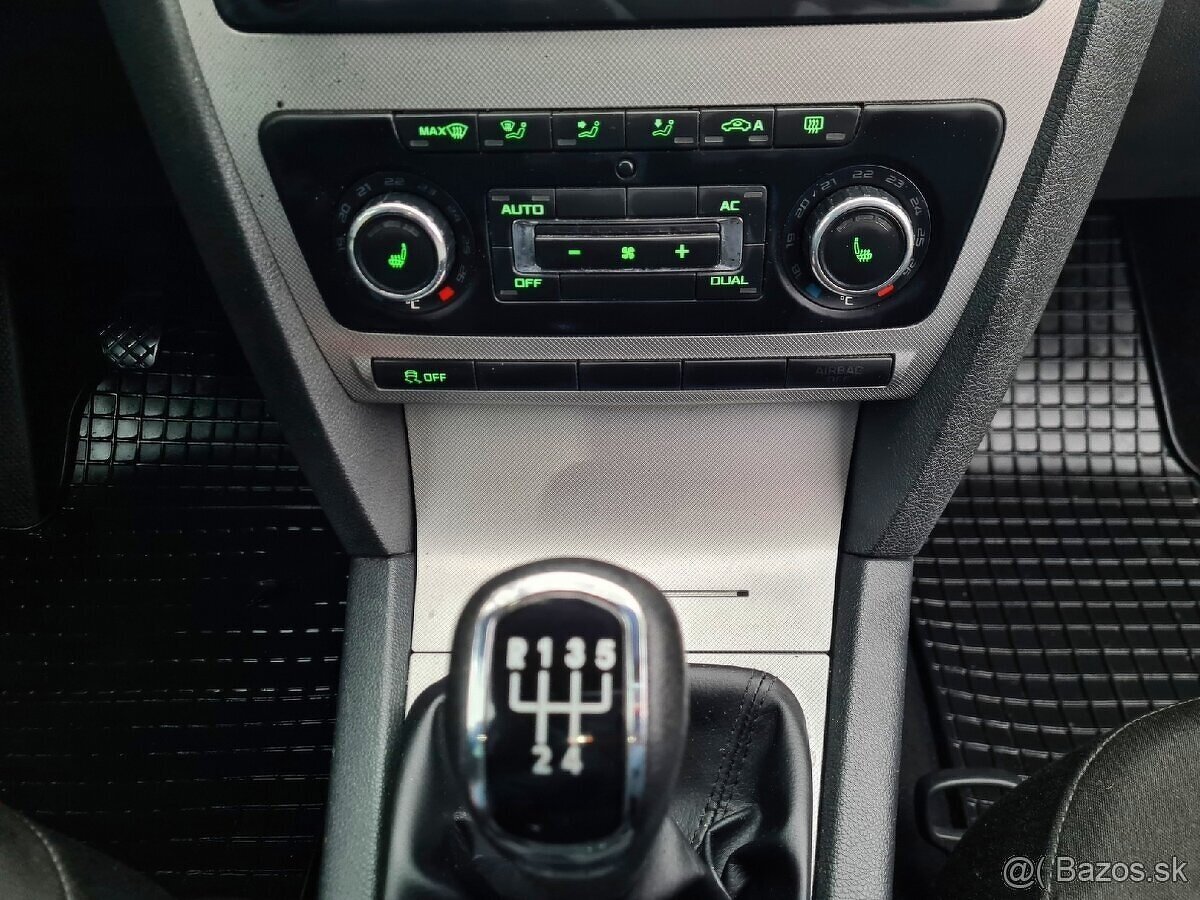 Škoda Octavia Combi Facelift TOP STAV ELEGANCE - 12