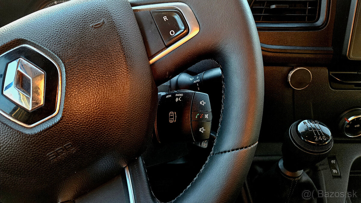 Renault Master 2.3 L3H2 7 miest - 12