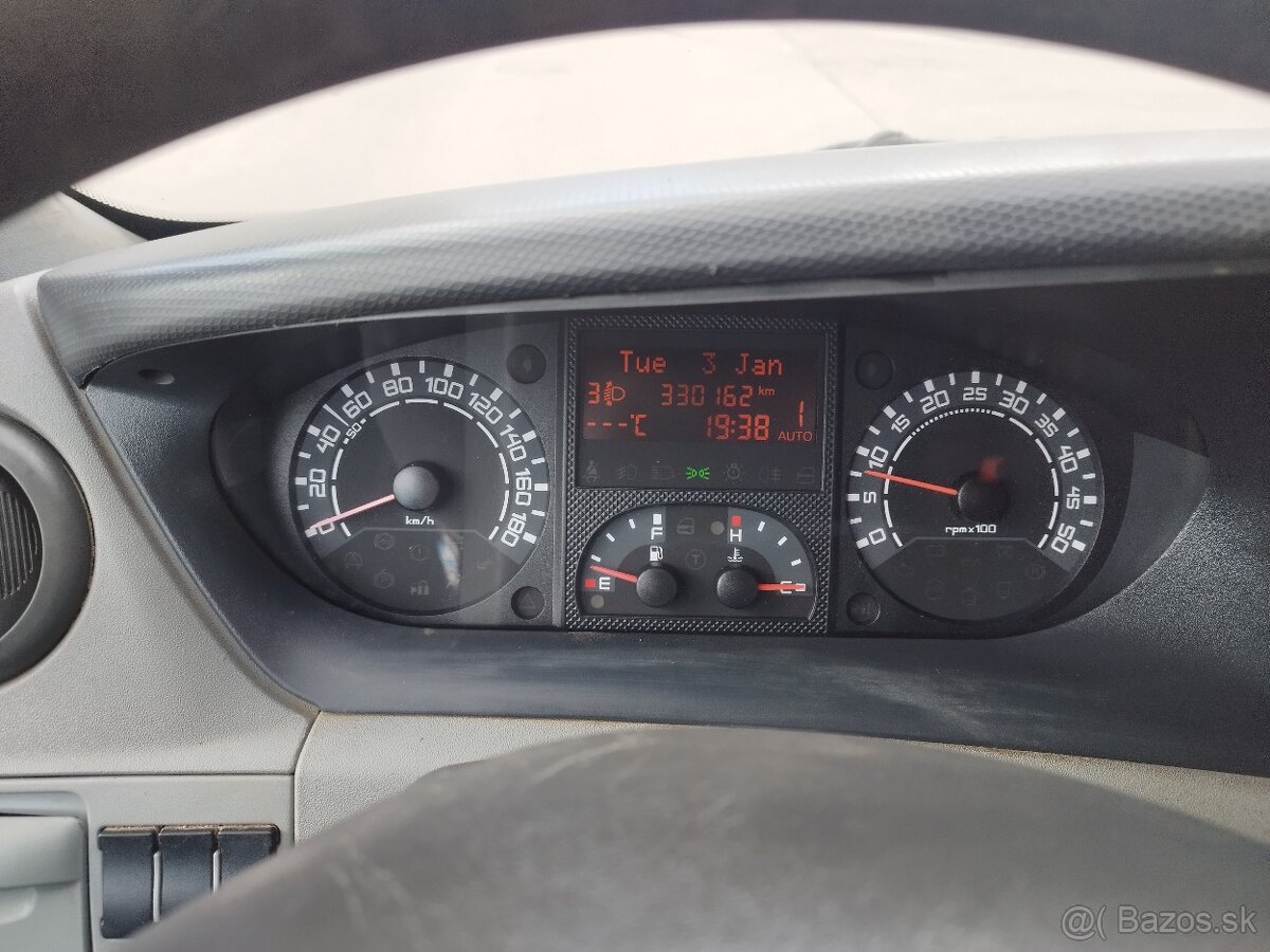 Iveco daily 2.3 hpi A/T - 12