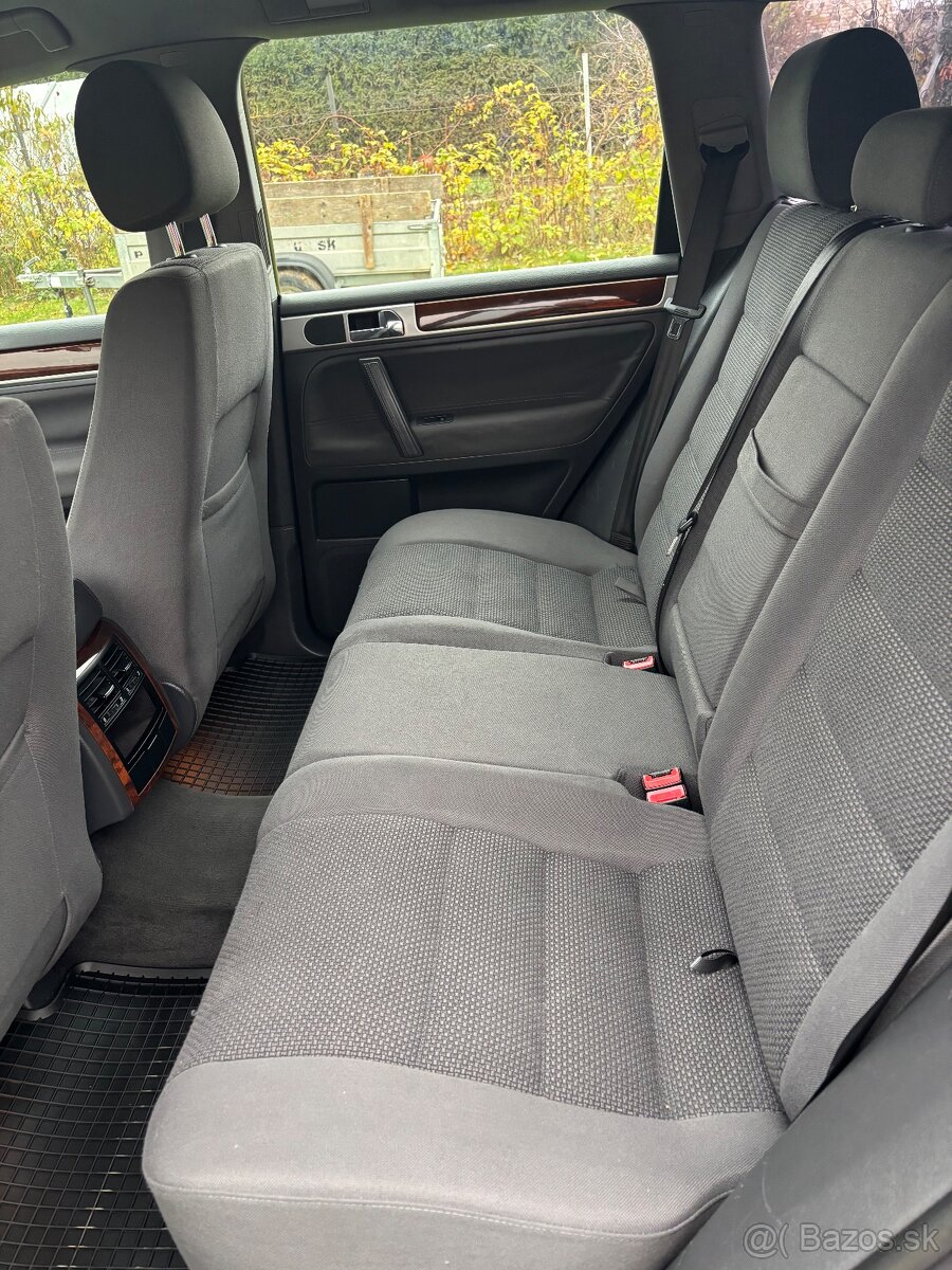 VW Touareg V6 3.0TDI - 12