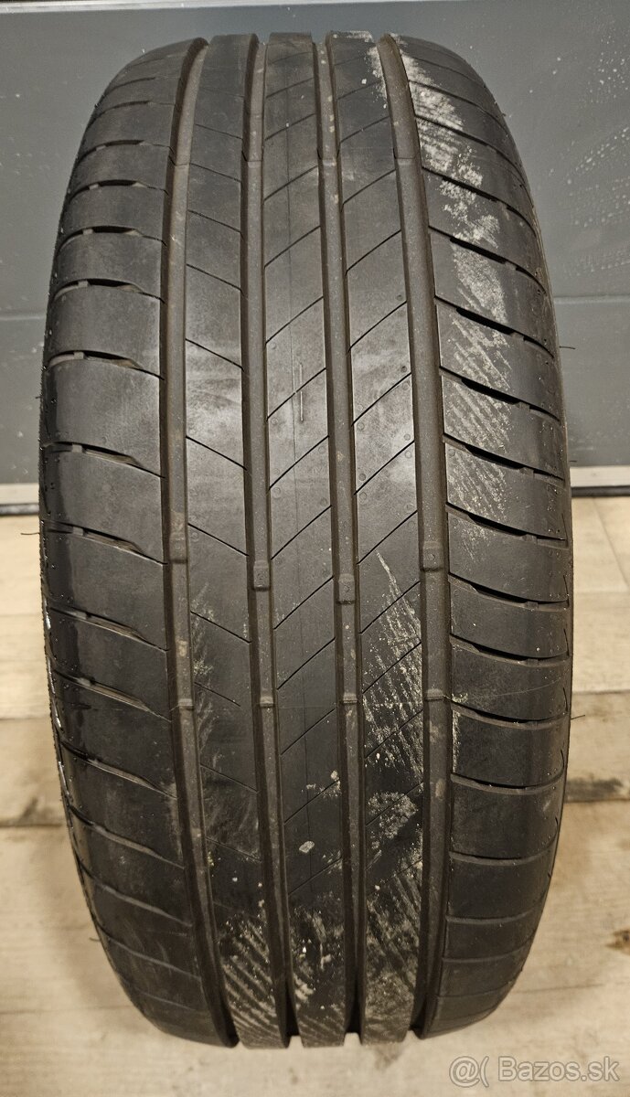Prakticky nové letné pneumatiky Bridgestone - 235/55 r18 - 12