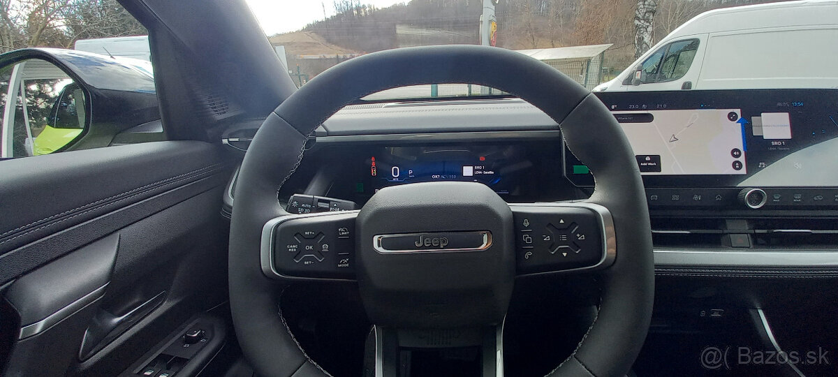 Nový Jeep Compass e-Hybrid 145k 6DCT - 12