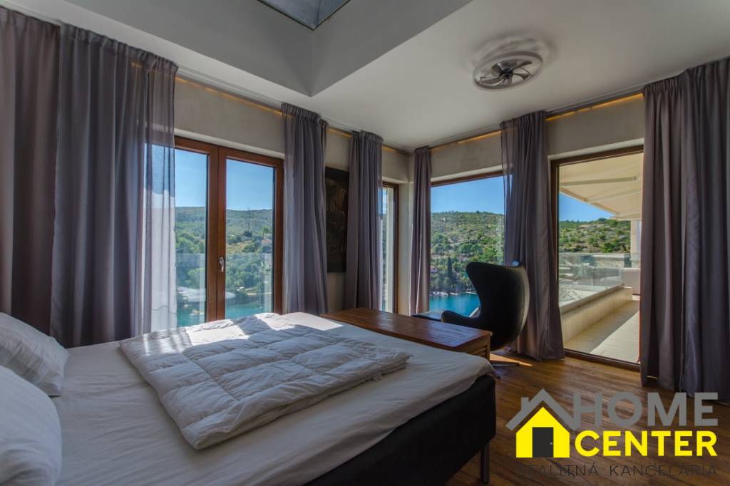 NA PREDAJ prekrásny novopostavený dom / 494 m²/ ostrov Brač, - 12