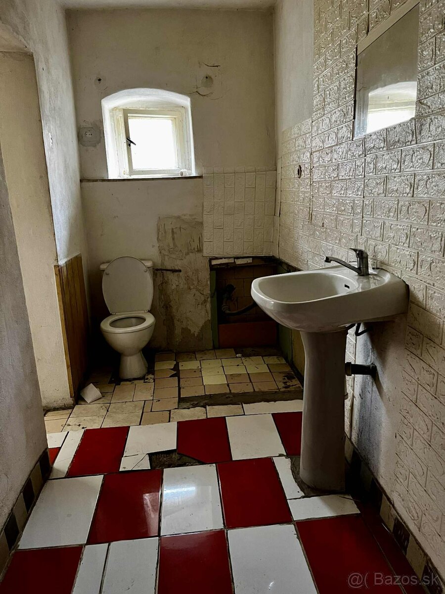 Na predaj RODINNÝ DOM, ZNÍŽENÁ CENASazdice okr. Levice - 12