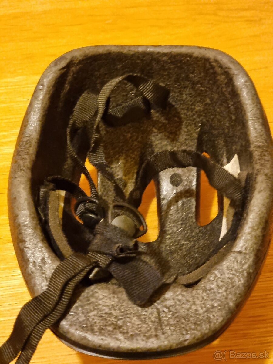 Detské cyklistické prilby 3€/kus - 12