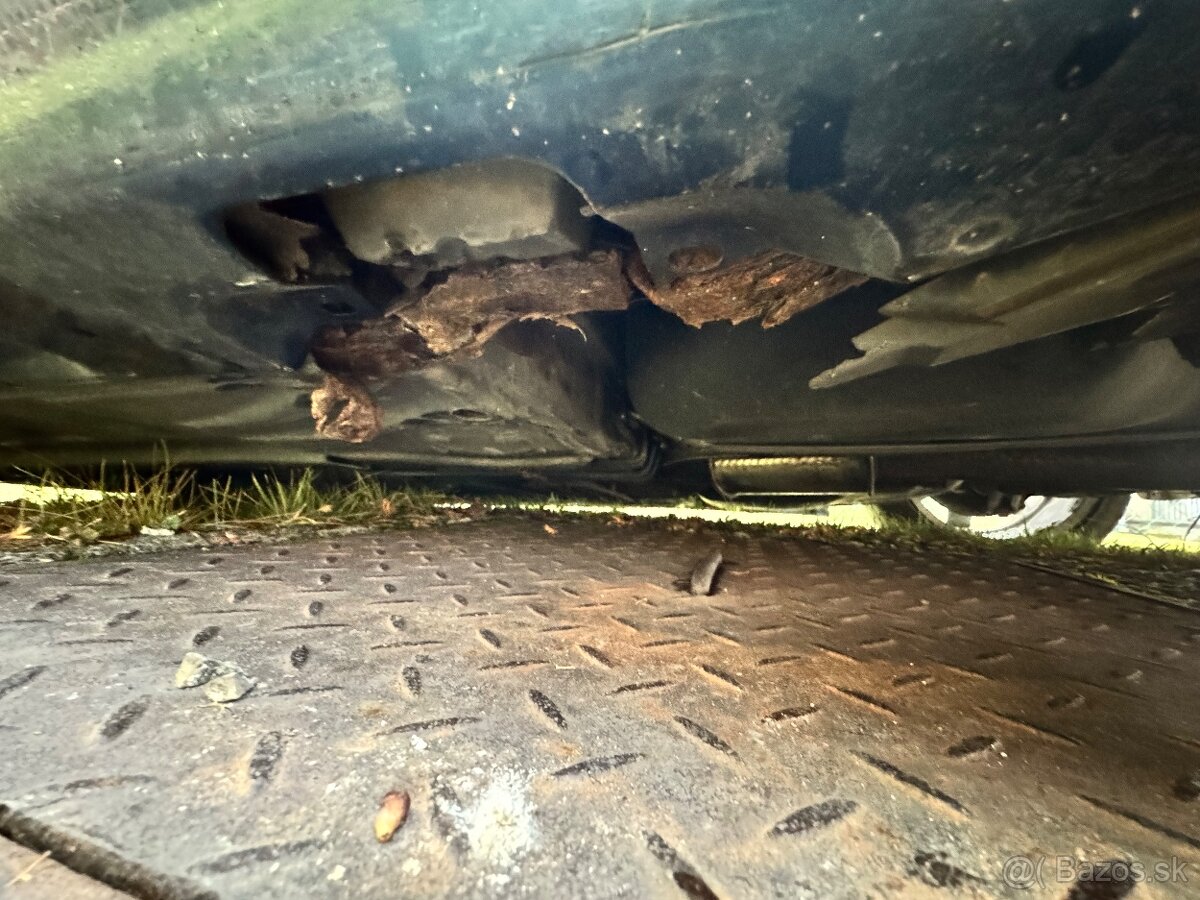 Bmw e46 325i 141kw - 12