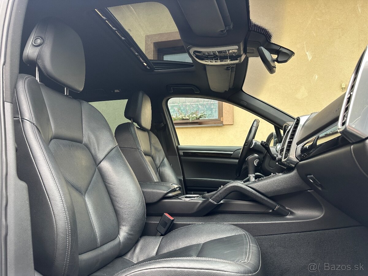Porsche Cayenne S 3.0 Diesel 180 kW - 12