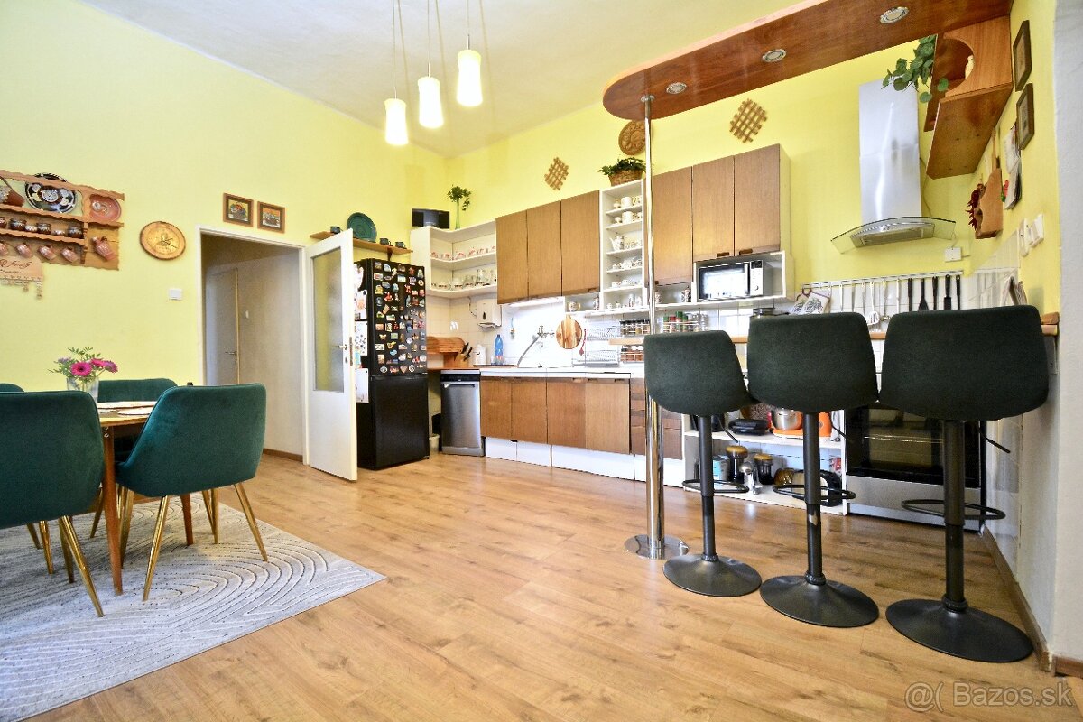 Predaj 4- izbový rodinný dom s garážou a záhradou - 12