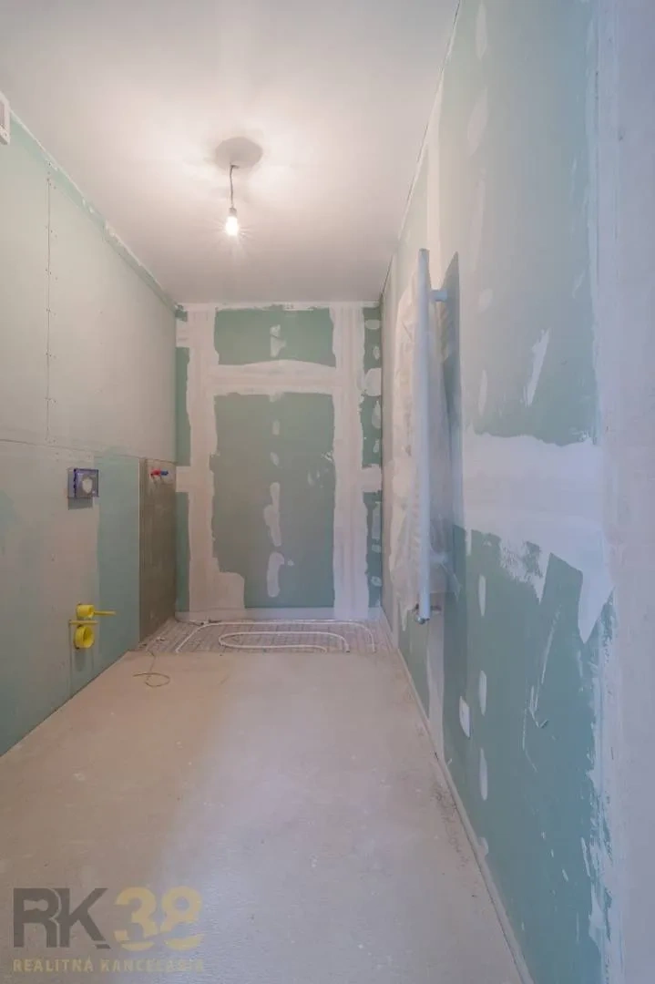 Priestranný 2-izbový byt s krásnym výhľadom na Vysoké Tatry - 12