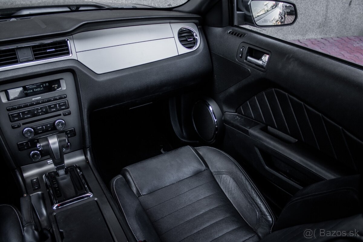 Ford Mustang 4.0L V6 - 12