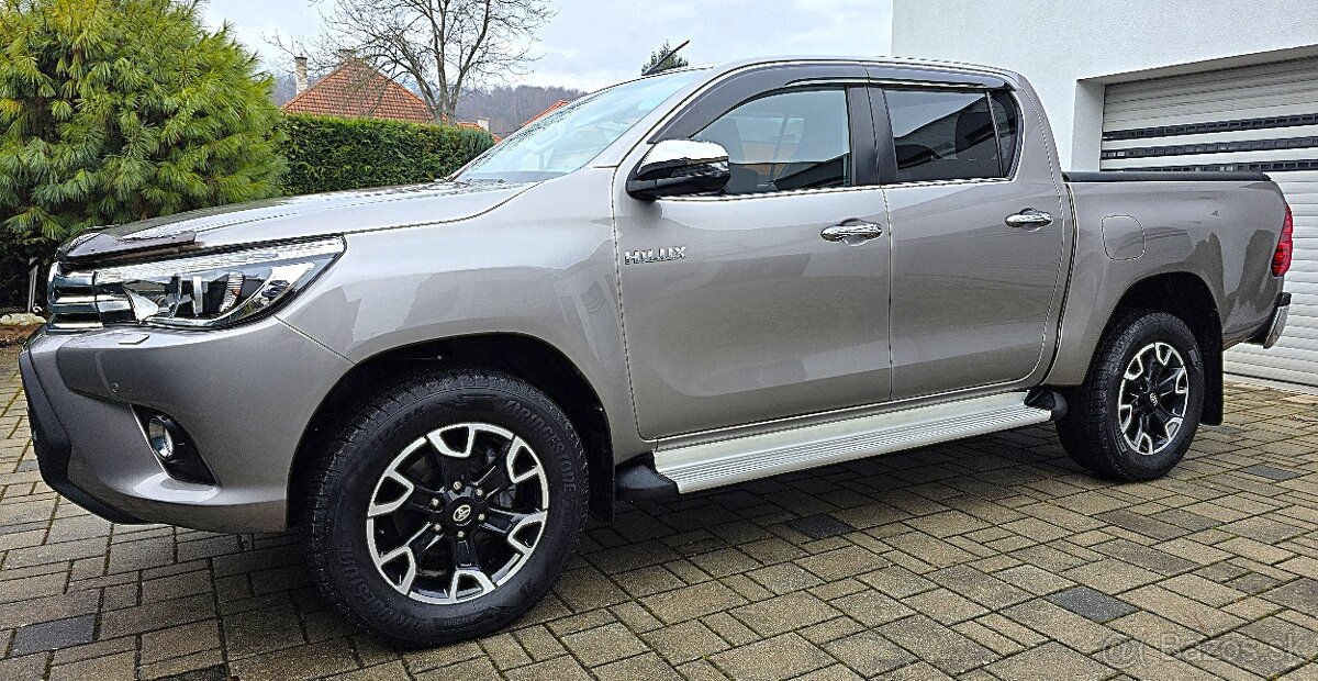 Toyota Hilux DC 2.4 I D-4D Executive A/T - 12