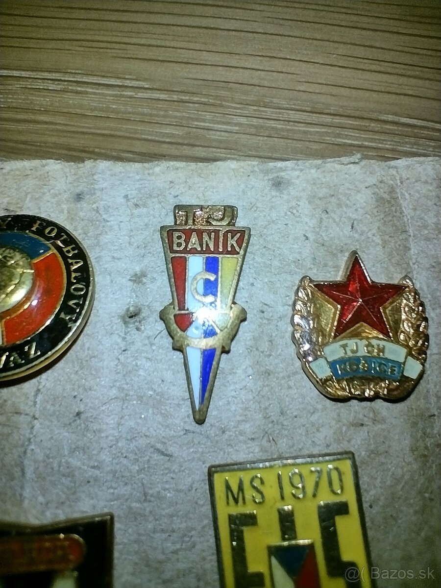 Predám odznaky - 12