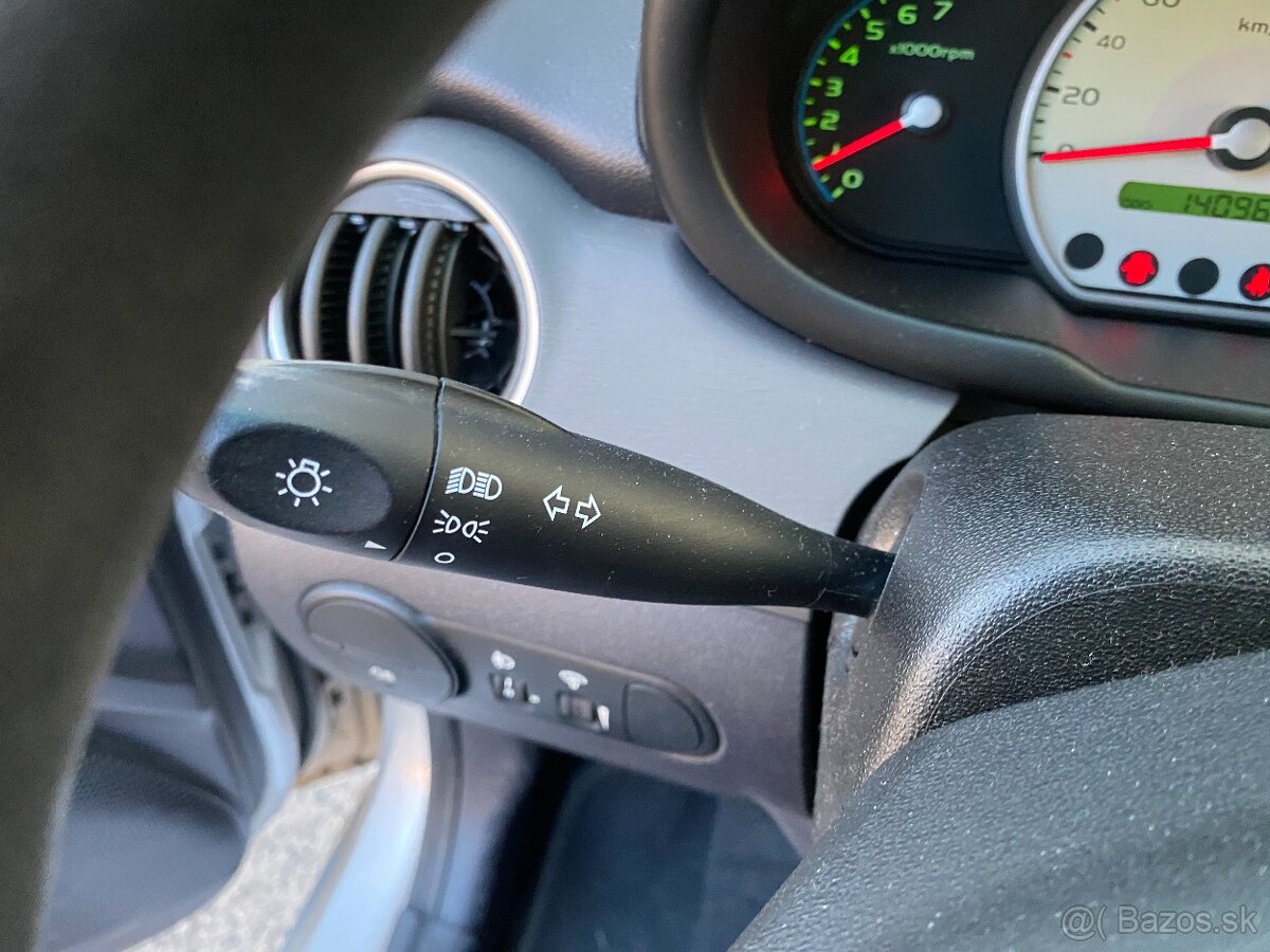 Hyundai i10 1.1i Style - 12