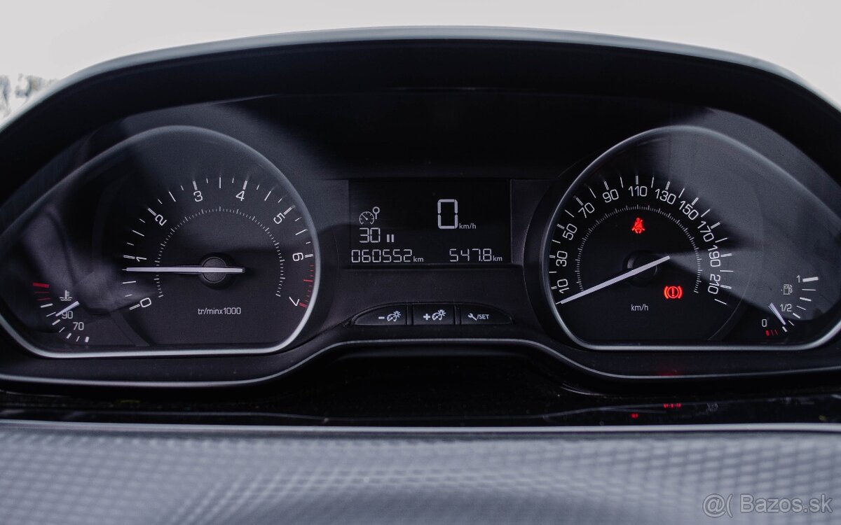 Peugeot 208 1.2 PureTech Style - 12