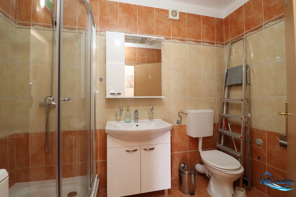 Vodice, Srima – zariadený apartmán, 350m od mora - 12