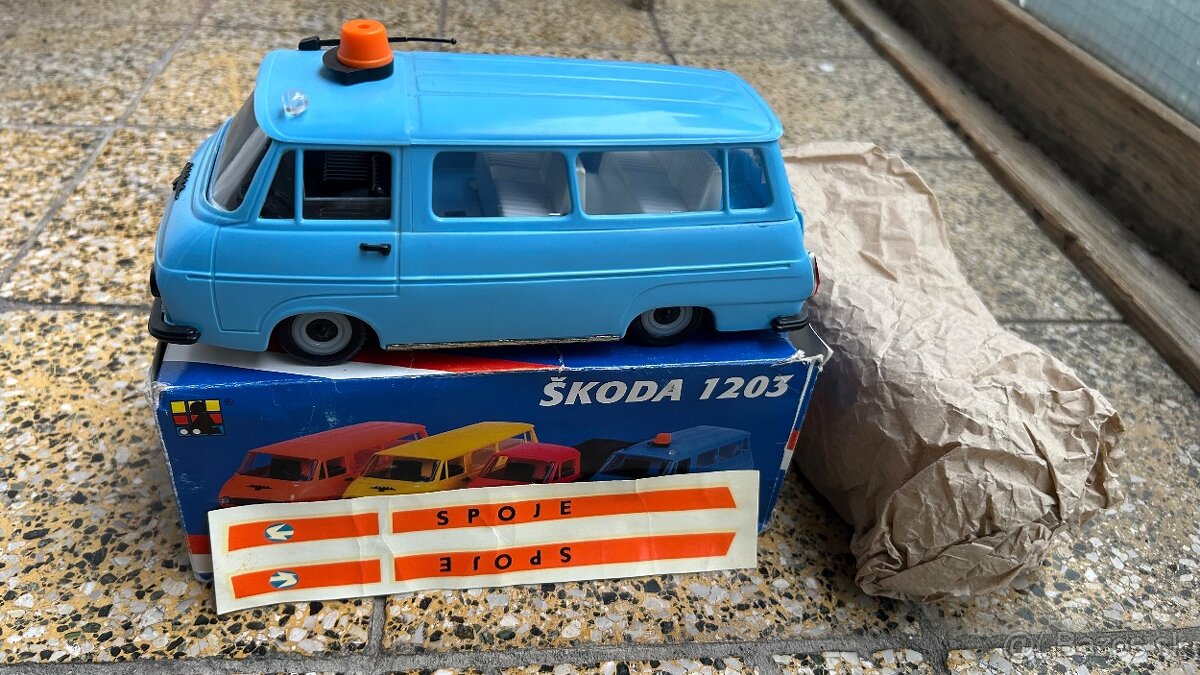 Škoda 1203 SPOJE KDN stará hračka - 12
