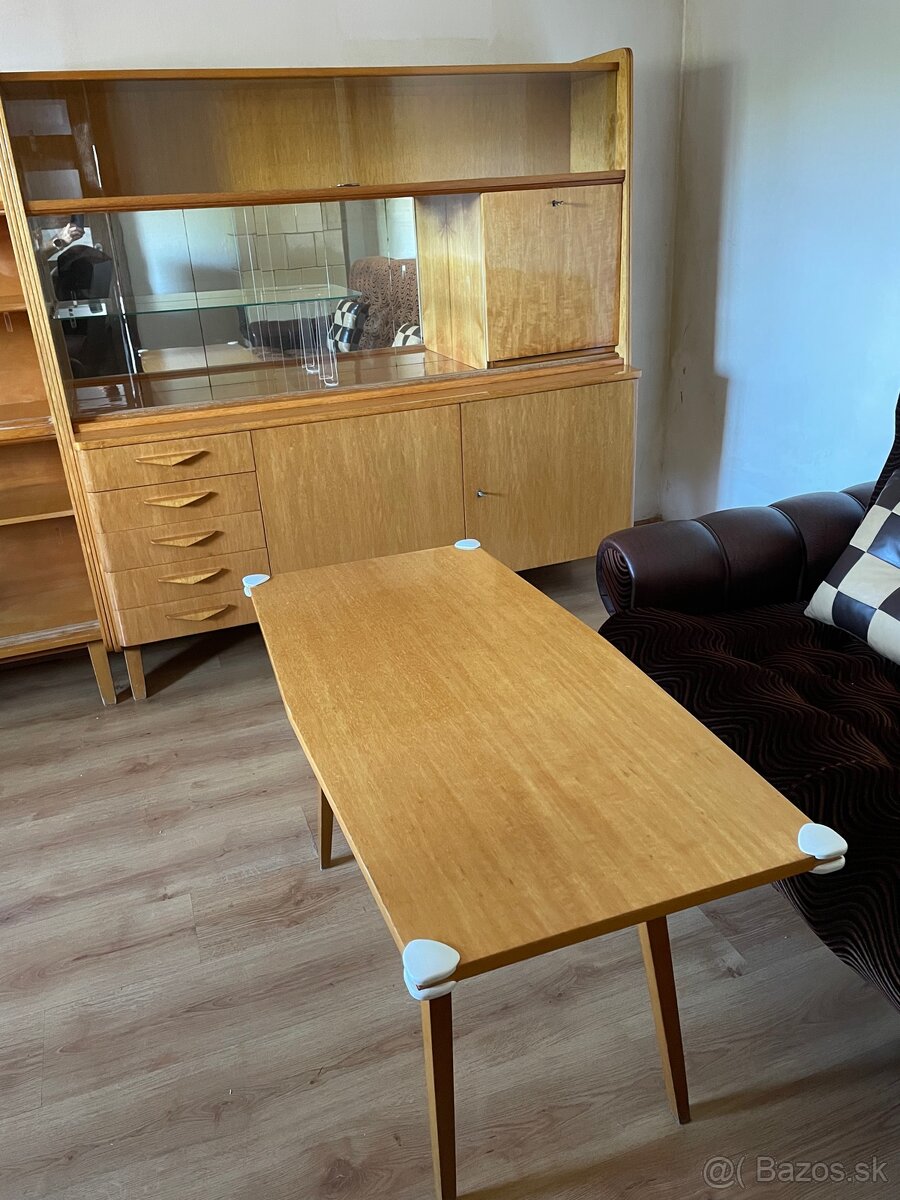 PONUKA RETRO NÁBYTKU - 12